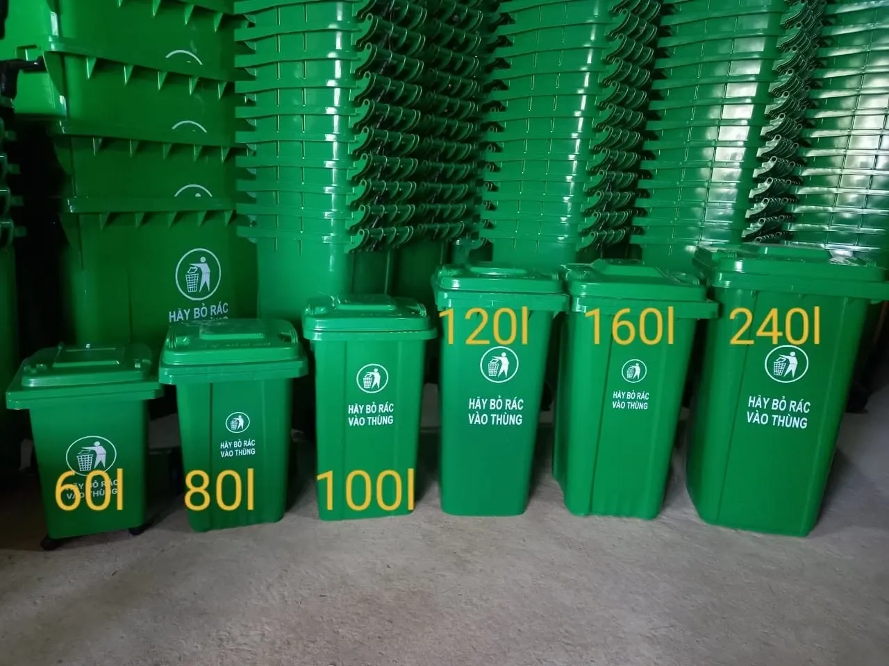 Thùng rác nhựa xanh xếp theo dung tích từ 60 lít đến 240 lít
