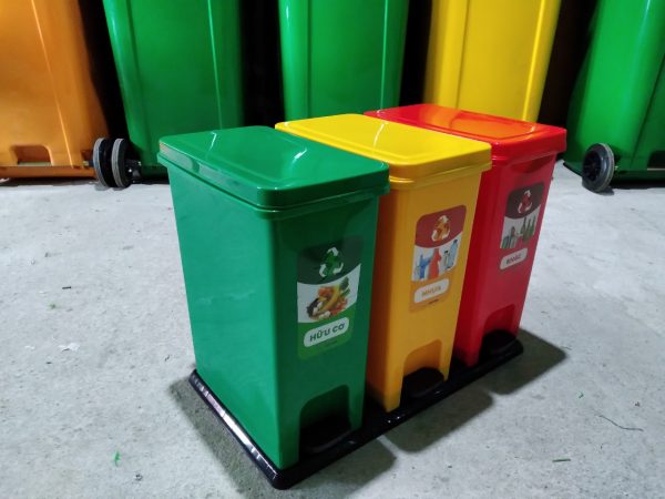 thùng rác phân loại 3 ngăn